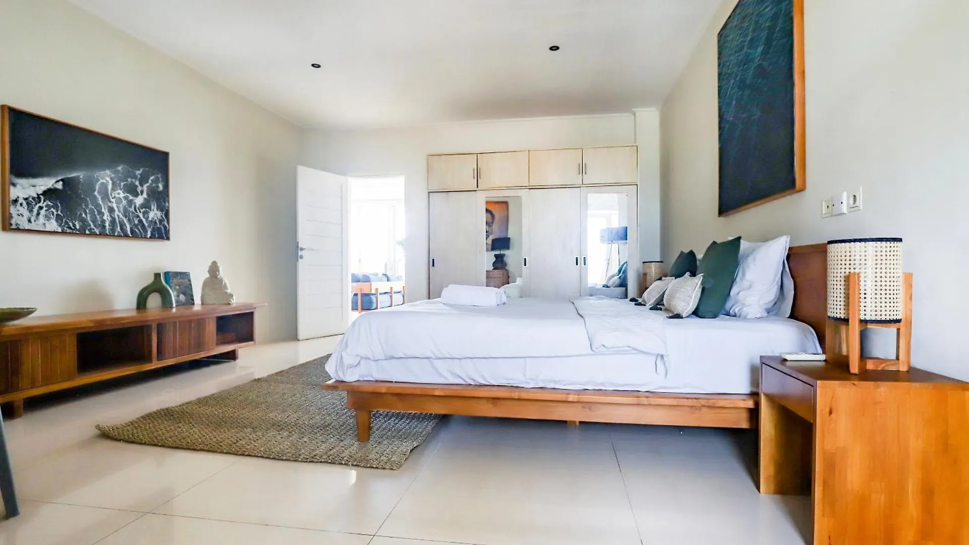 Canggu Art Loft - Luxury Stay With Berawa View 2Bdr